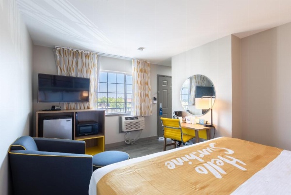 دايز إن باي ويندام ريد بلاف image 7